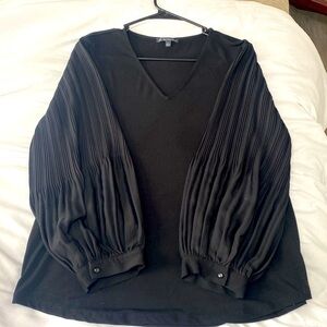 Adrianna Papell‎ black v-neck blouse/top with long pleated sleeves. Women's  L